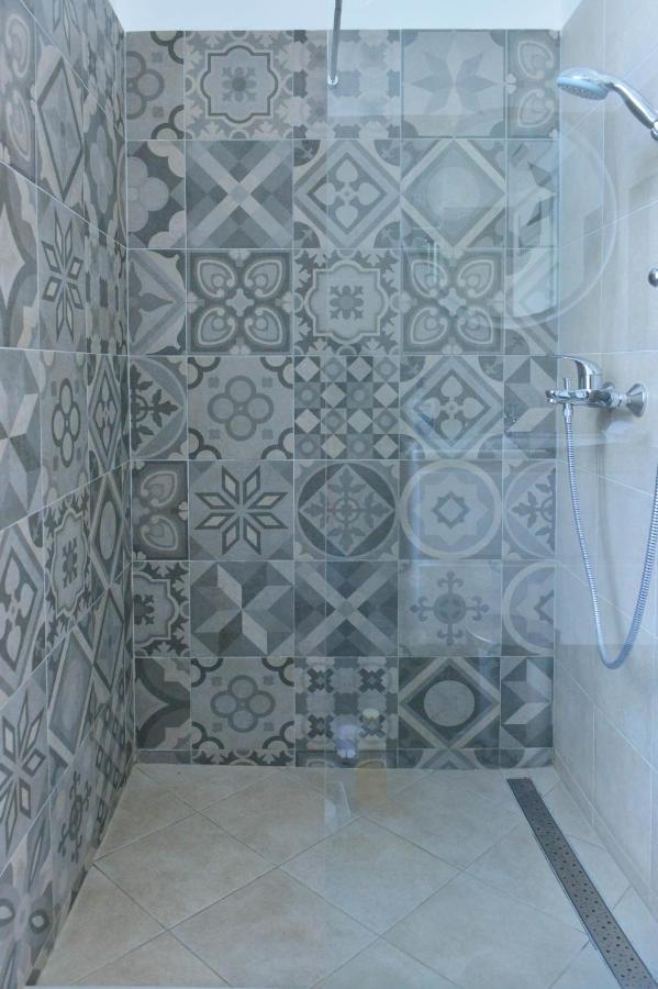 En-Suite Rose On Rokova Street - 5 Min Walk To The Old Town Of สปลิท ภายนอก รูปภาพ